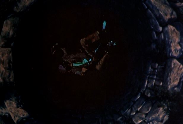 Yep, that is TOTALLY NOT a special effect...it looks so real!